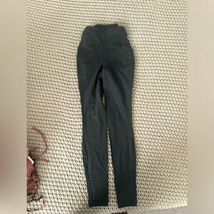 High waisted Grey Lululemon Leggings with pockets
